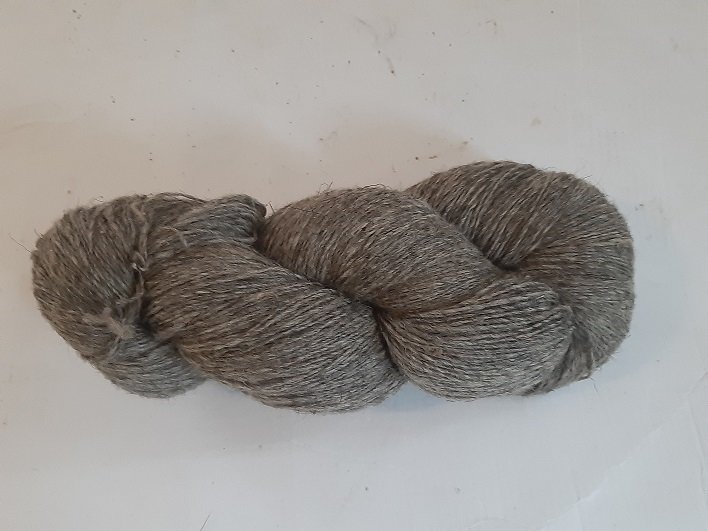 Wool yarn, 1-ply, natural grey